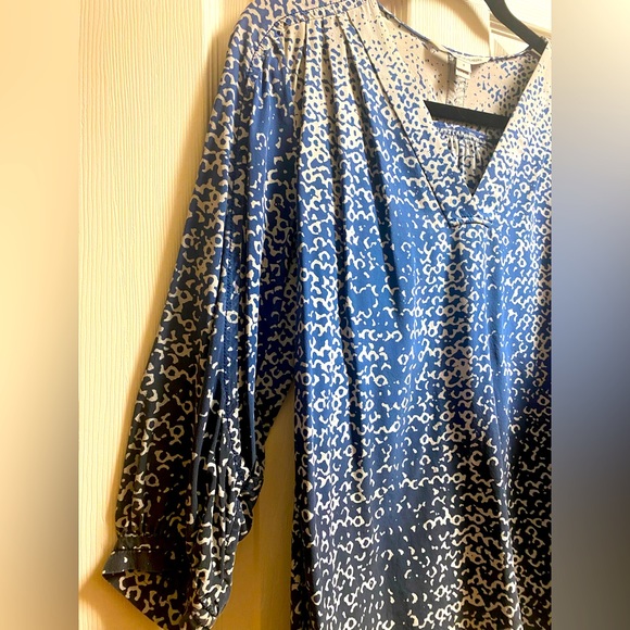 Diane Von Furtstenberg 100% Silk Blue/Black Blouse Size 6 - Picture 3 of 6